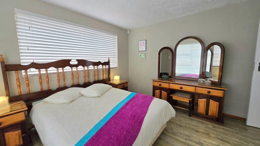 4 Bedroom Property for Sale in Kleinbaai Western Cape